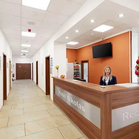 Nikolas 3*