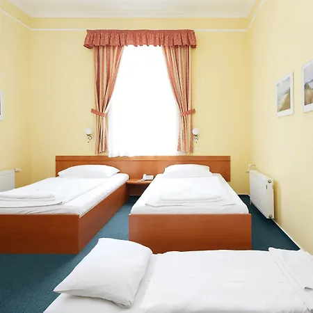 Hotel Nikolas 3*